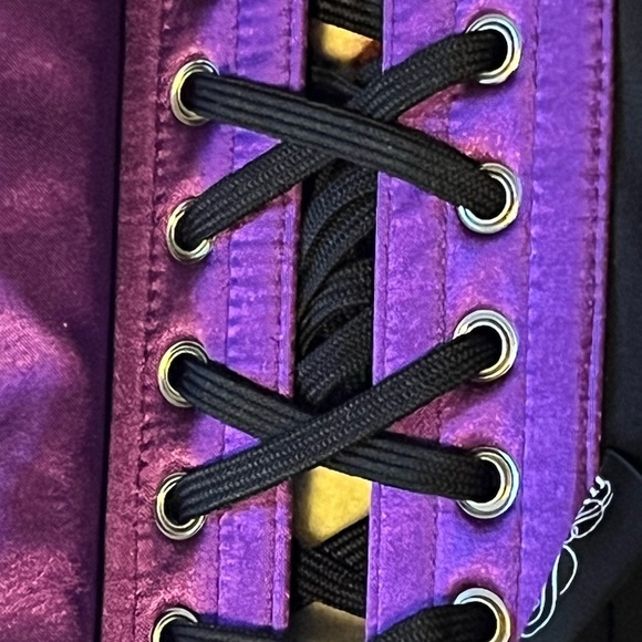 Vintage Goth Underbust Purple Satin Corset Adjustable Lace Up Back NWT - Picture 6 of 6